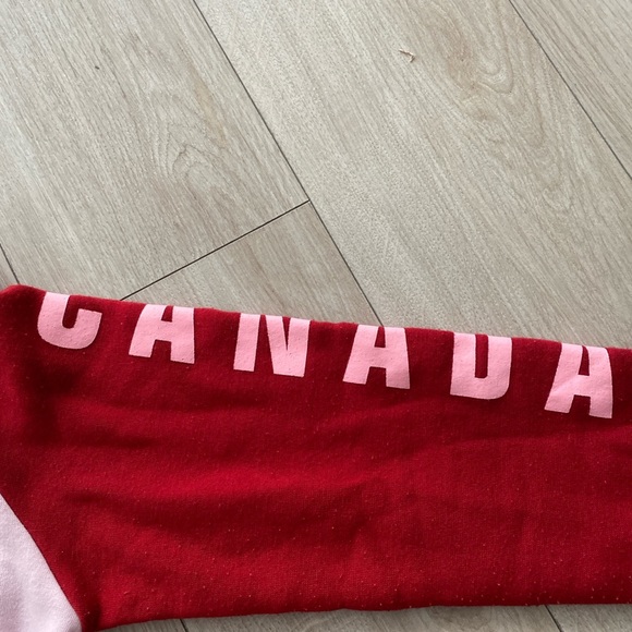 Red and pink Canada 🇨🇦 hoodie - Picture 3 of 4